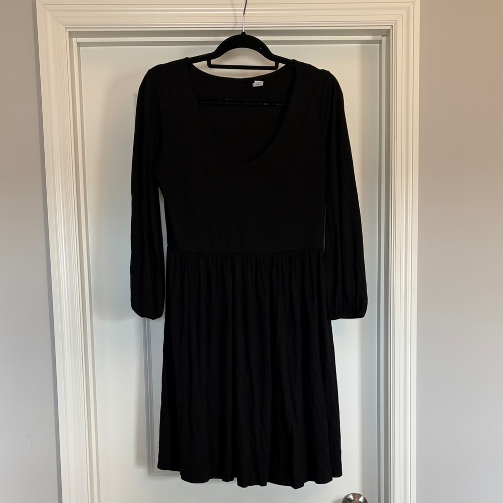 Old Navy Classic Black Long-Sleeve Dress